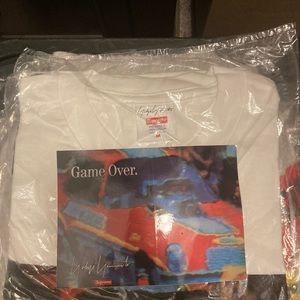 Authentic brand brand Supreme tee